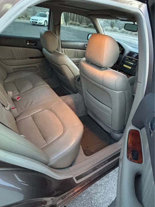 1999 Lexus LS 2nd Gen - Image 9 of 15