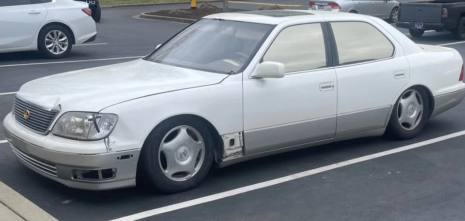 1999 Lexus LS 2nd Gen - Image 4 of 4