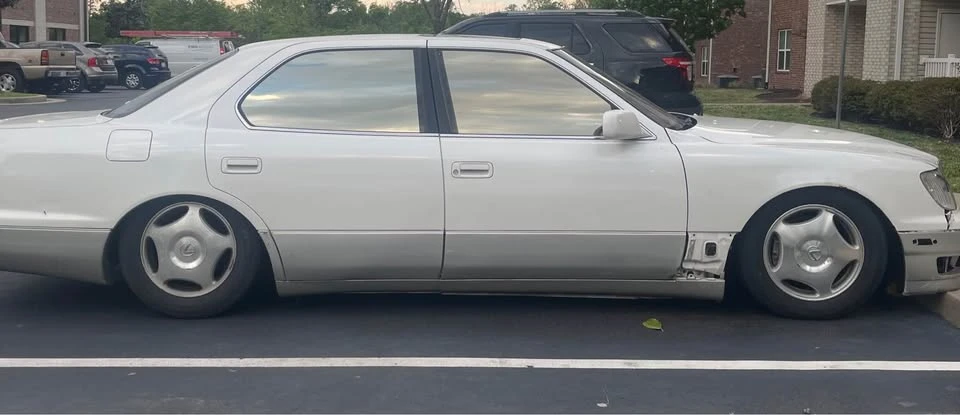 1999 Lexus LS 2nd Gen - Image 3 of 4