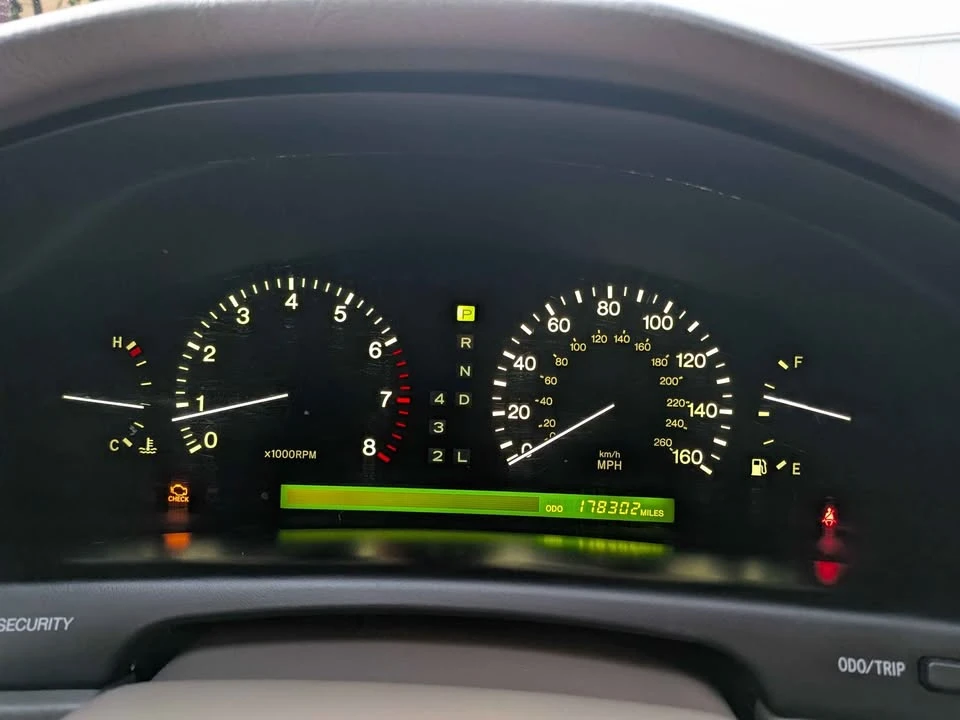 1999 Lexus LS 2nd Gen - Image 11 of 12