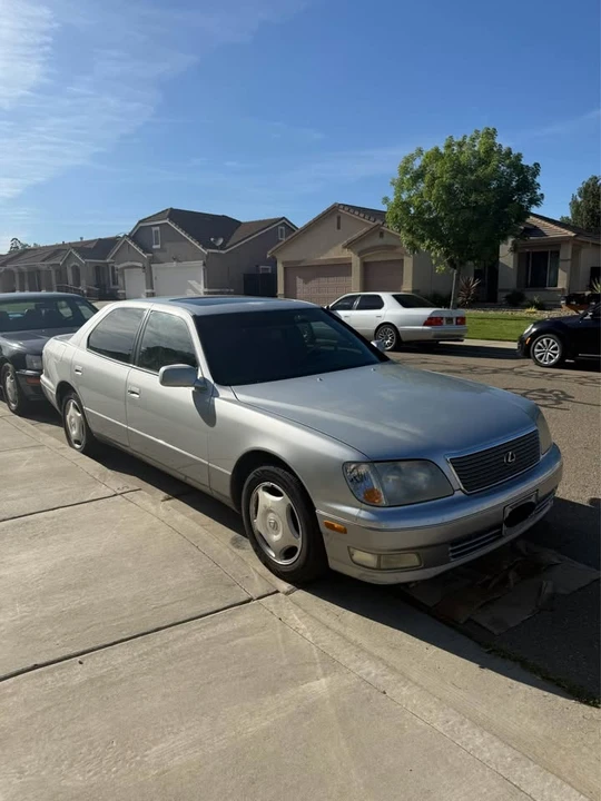 1999 Lexus LS 2nd Gen - Image 11 of 12