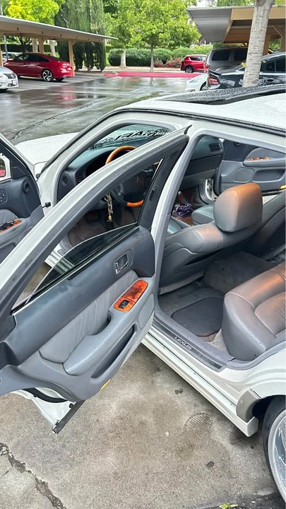 1999 Lexus LS 2nd Gen - Image 4 of 5