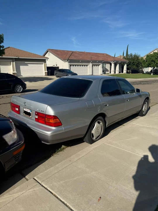 1999 Lexus LS 2nd Gen - Image 12 of 12