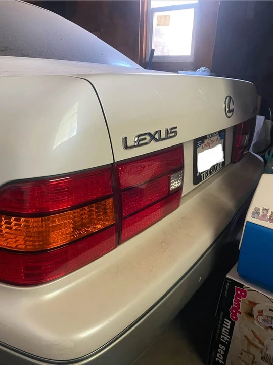 1999 Lexus LS 2nd Gen - Image 3 of 12
