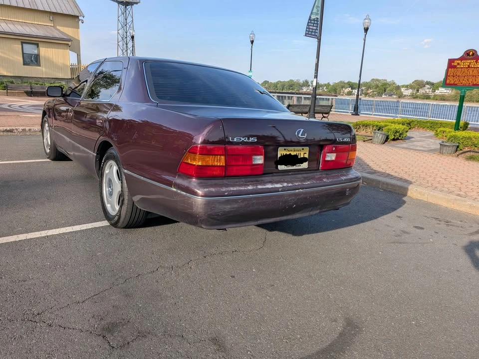 1999 Lexus LS 2nd Gen - Image 8 of 12
