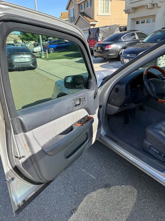 1999 Lexus LS 2nd Gen - Image 3 of 12