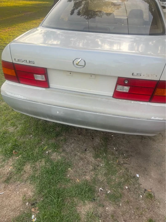 1999 Lexus LS 2nd Gen - Image 2 of 5
