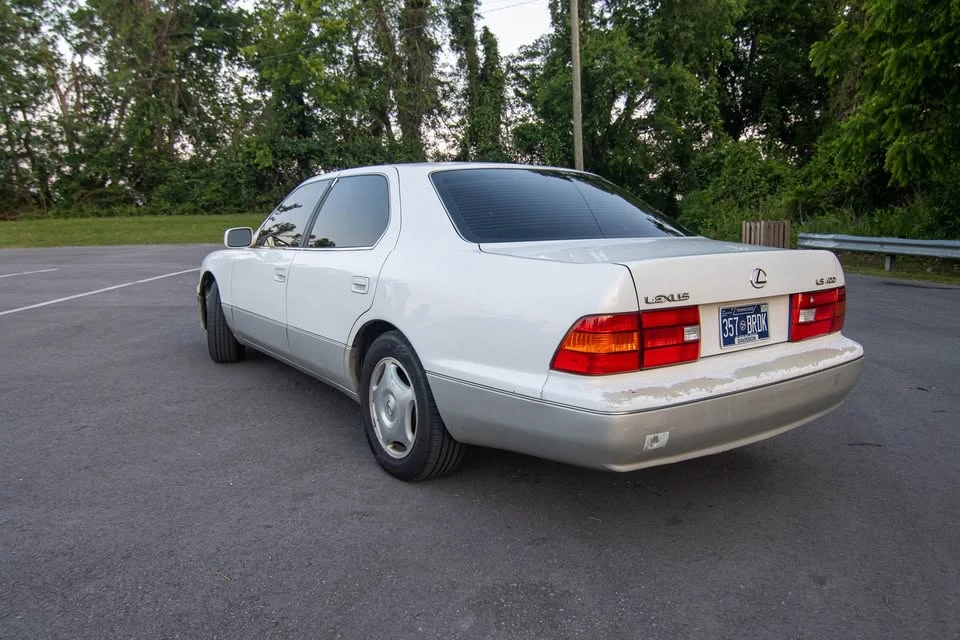 1999 Lexus LS 2nd Gen - Image 10 of 12