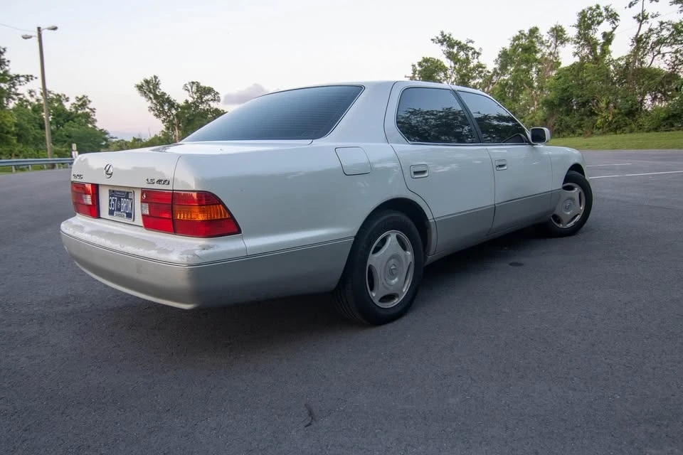1999 Lexus LS 2nd Gen - Image 9 of 12