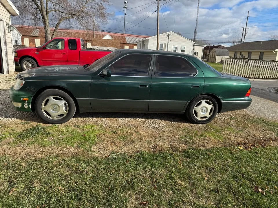 1999 Lexus LS 2nd Gen - Image 2 of 8