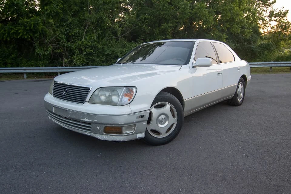 1999 Lexus LS 2nd Gen - Image 11 of 12