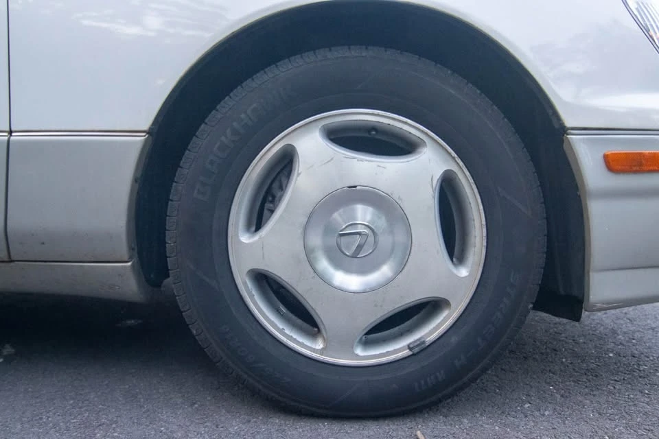 1999 Lexus LS 2nd Gen - Image 12 of 12