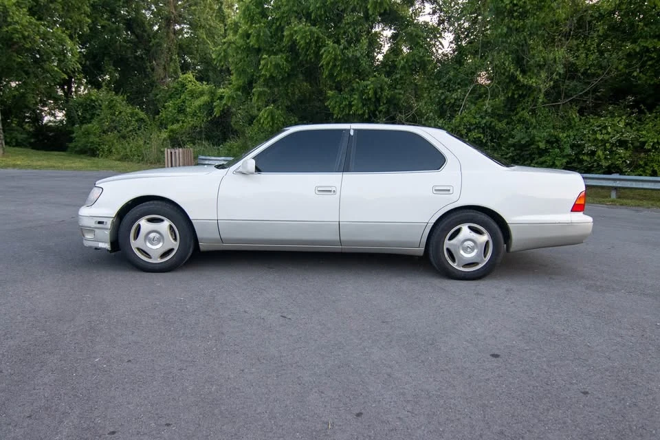 1999 Lexus LS 2nd Gen - Image 7 of 12