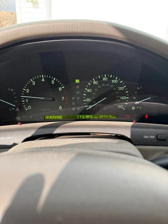1999 Lexus LS 2nd Gen - Image 6 of 8