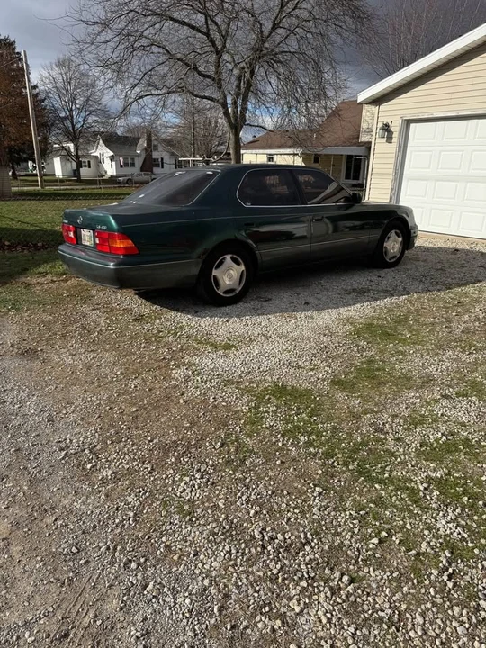 1999 Lexus LS 2nd Gen - Image 4 of 8