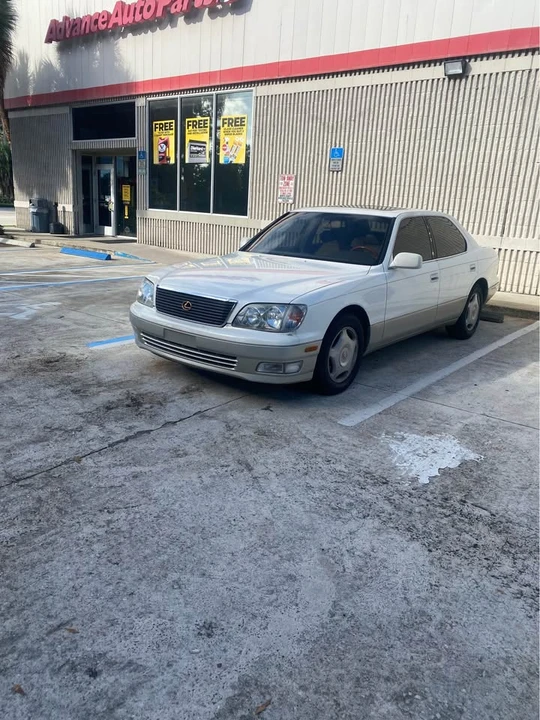1999 Lexus LS 2nd Gen - Image 8 of 9