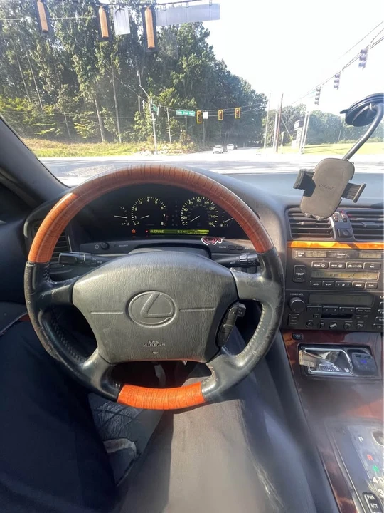 1999 Lexus LS 2nd Gen - Image 5 of 8