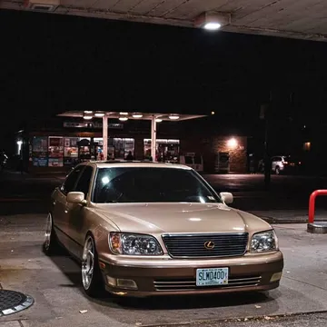 1999 Lexus LS 400 Sedan
