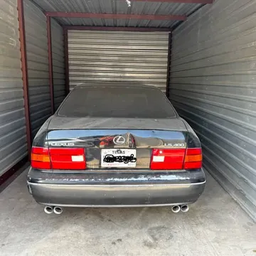 1999 Lexus LS 400 Sedan