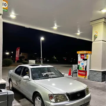 1999 Lexus LS 400 Sedan 4D