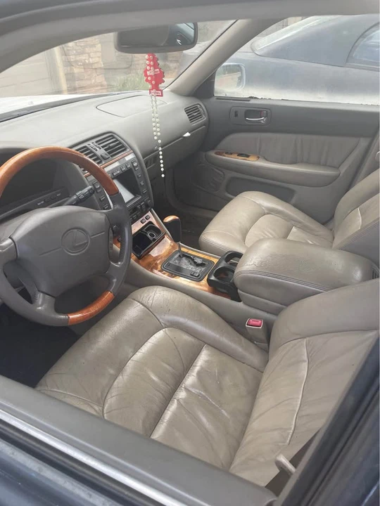 1999 Lexus LS 2nd Gen - Image 6 of 11