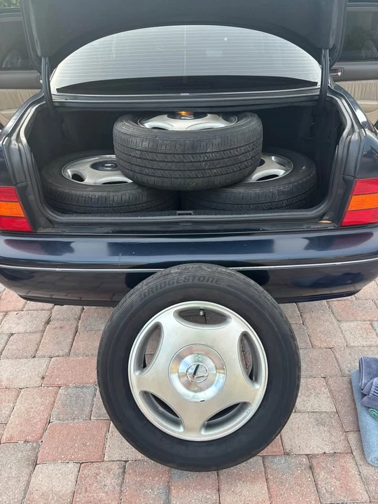 1999 Lexus LS 2nd Gen - Image 14 of 14