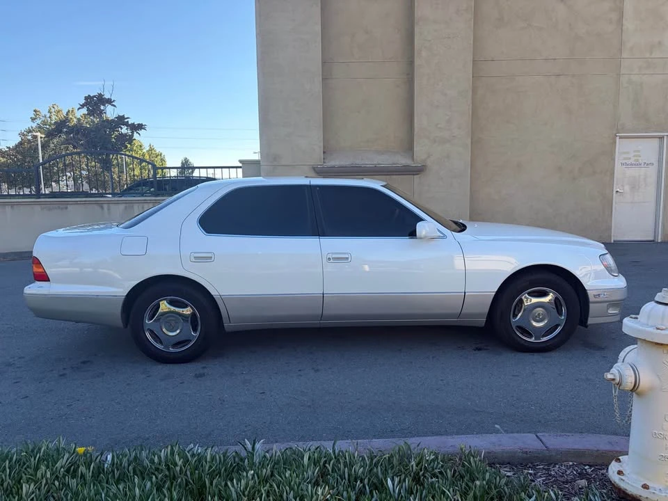 1999 Lexus LS 2nd Gen - Image 8 of 16