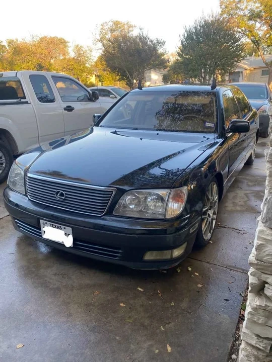 1999 Lexus LS 2nd Gen - Image 2 of 8