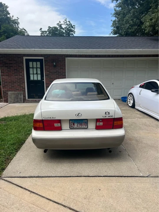 1999 Lexus LS 2nd Gen - Image 4 of 10