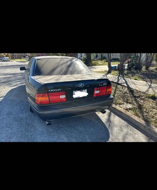 1999 Lexus LS 2nd Gen - Image 3 of 8