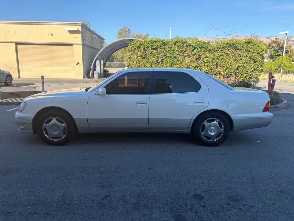 1999 Lexus LS 2nd Gen - Image 4 of 16