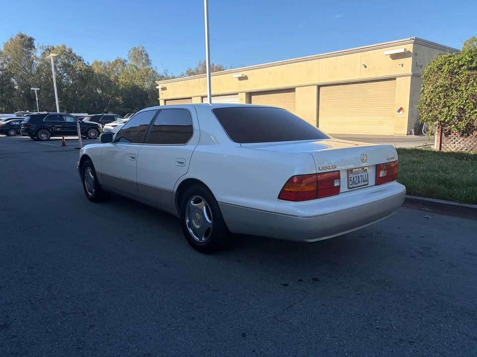 1999 Lexus LS 2nd Gen - Image 5 of 16