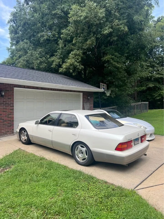 1999 Lexus LS 2nd Gen - Image 3 of 10