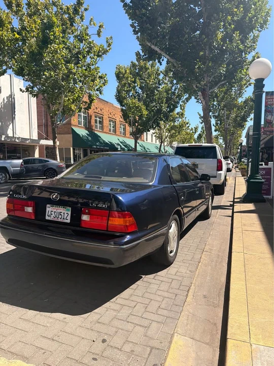 1999 Lexus LS 2nd Gen - Image 6 of 9