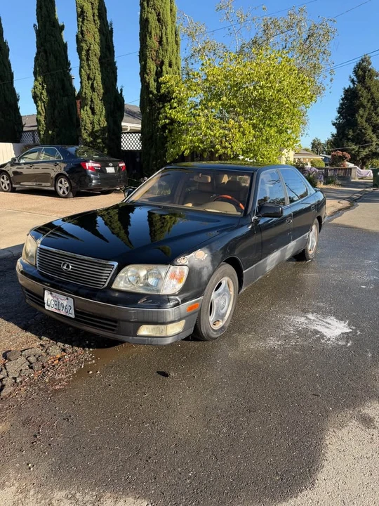 1999 Lexus LS 2nd Gen - Image 11 of 12