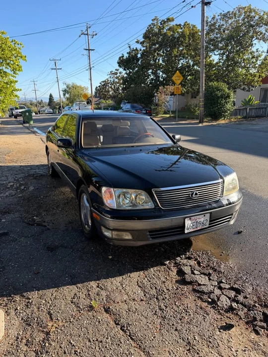 1999 Lexus LS 2nd Gen - Image 10 of 12