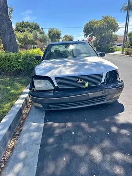 1999 Lexus LS 400 Sedan
