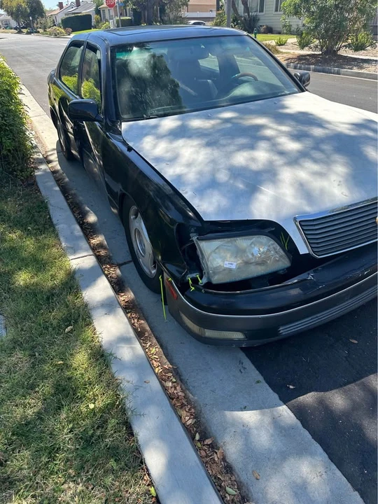 1999 Lexus LS 2nd Gen - Image 2 of 5