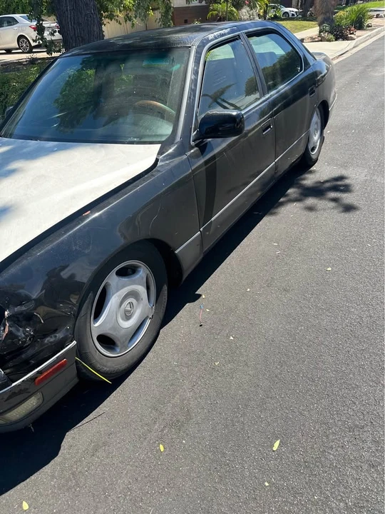 1999 Lexus LS 2nd Gen - Image 3 of 5