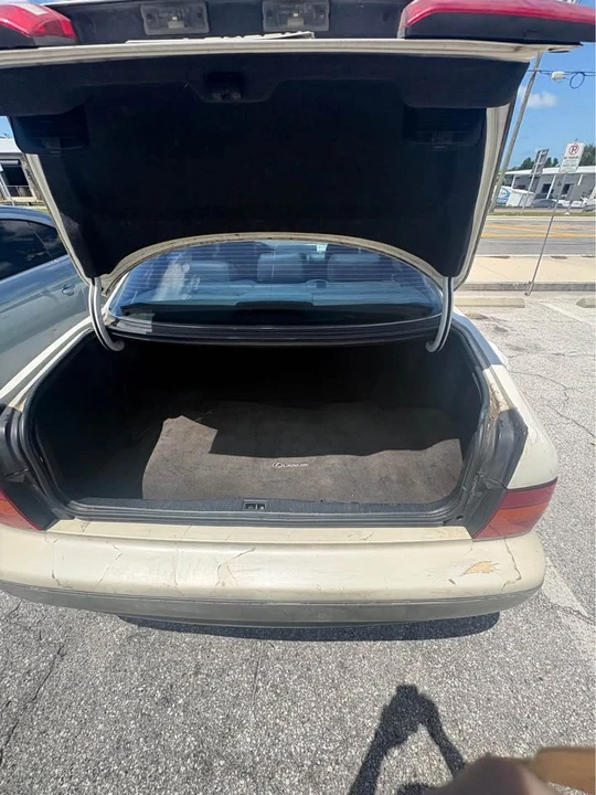 1999 Lexus LS 2nd Gen - Image 6 of 6