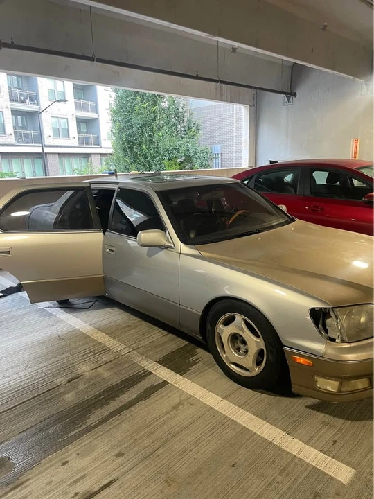 1999 Lexus LS 2nd Gen - Image 3 of 6
