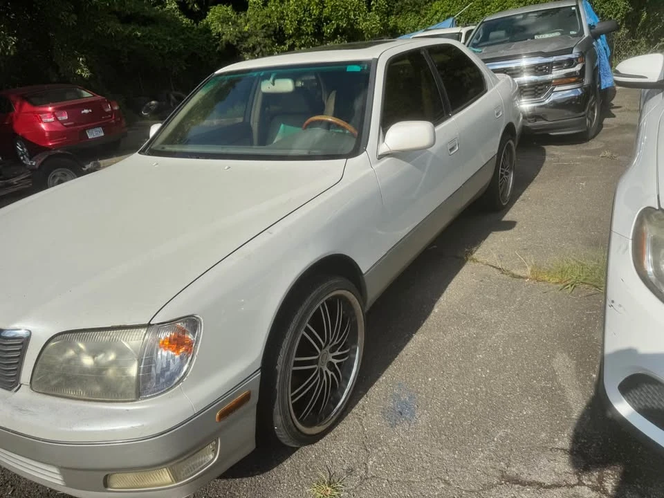 1999 Lexus LS 2nd Gen - Image 2 of 5