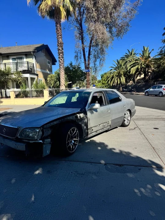 1999 Lexus LS 2nd Gen - Image 2 of 6