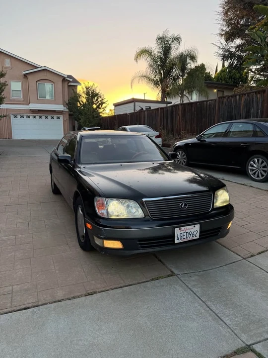 1999 Lexus LS 2nd Gen - Image 2 of 12