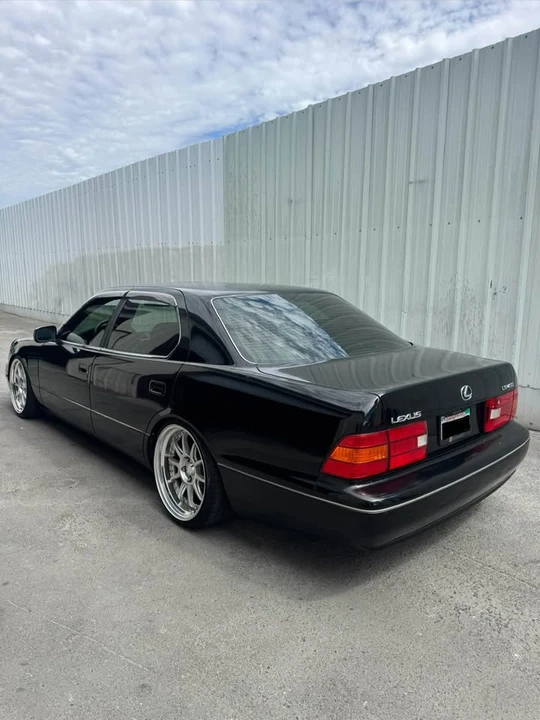 1999 Lexus LS 2nd Gen - Image 3 of 9