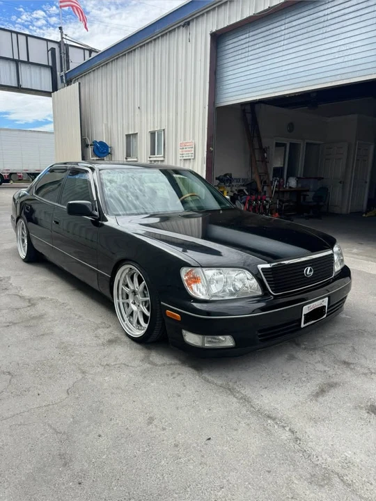 1999 Lexus LS 2nd Gen - Image 4 of 9