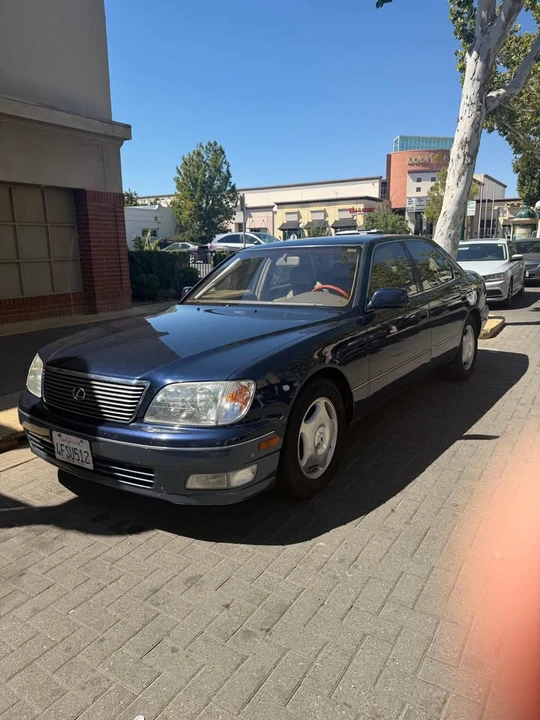 1999 Lexus LS 2nd Gen - Image 8 of 9