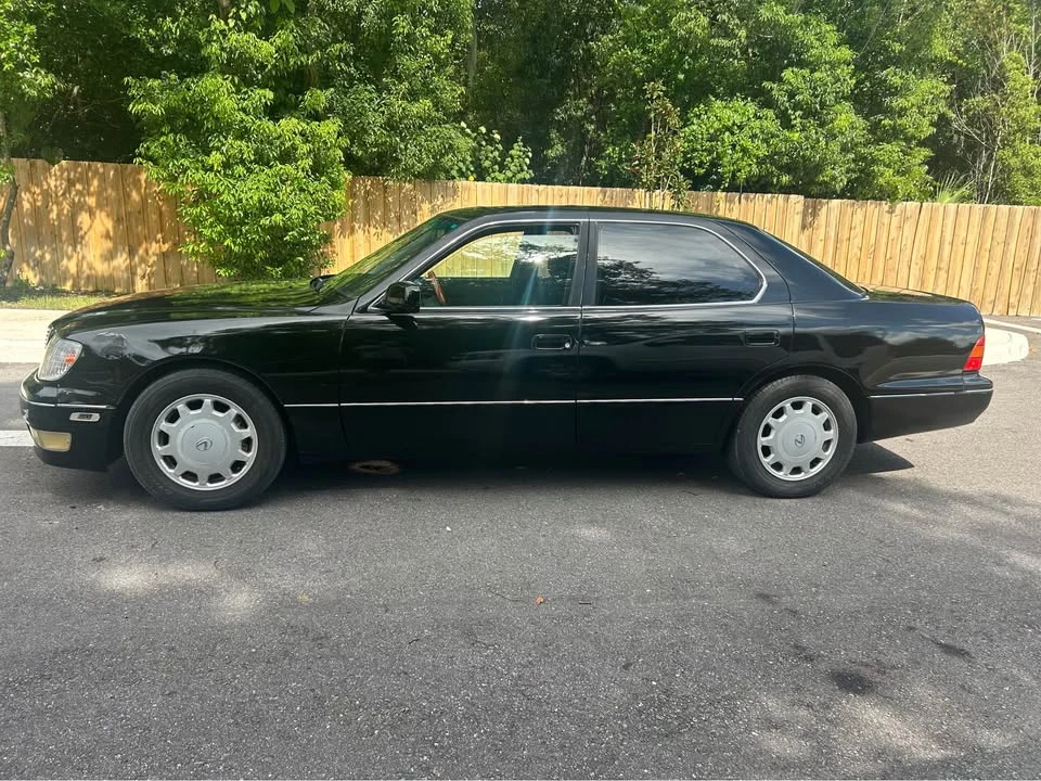 1999 Lexus LS 2nd Gen - Image 10 of 20