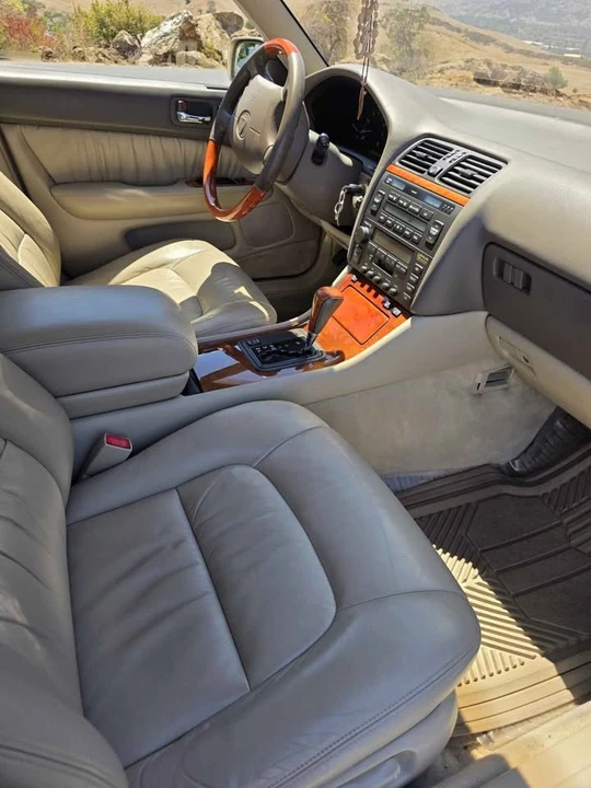 1999 Lexus LS 2nd Gen - Image 12 of 18