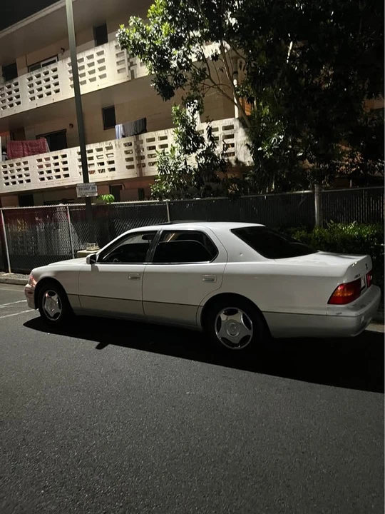 1999 Lexus LS 2nd Gen - Image 4 of 6